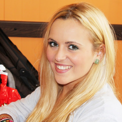 Laura Gil Murciano.- FISIOTERAPEUTA